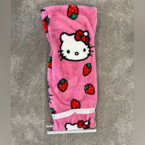 HELLO KITTY STRAWBERRY BLANKET